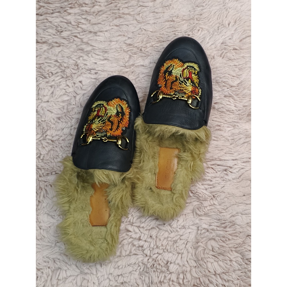 Gucci Princetown Black Leather Tiger Embroidered Fur Lined Horsebit Mules 37.5 - Picture 2 of 6
